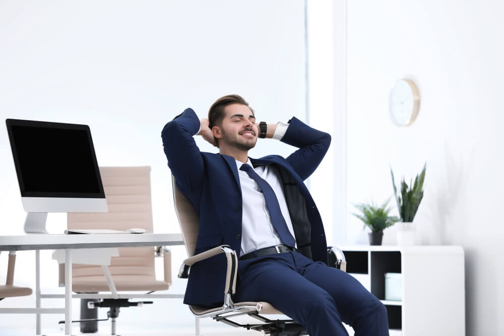 Tips Trik Buat Lo Untuk Duduk yang Benar di Kantor